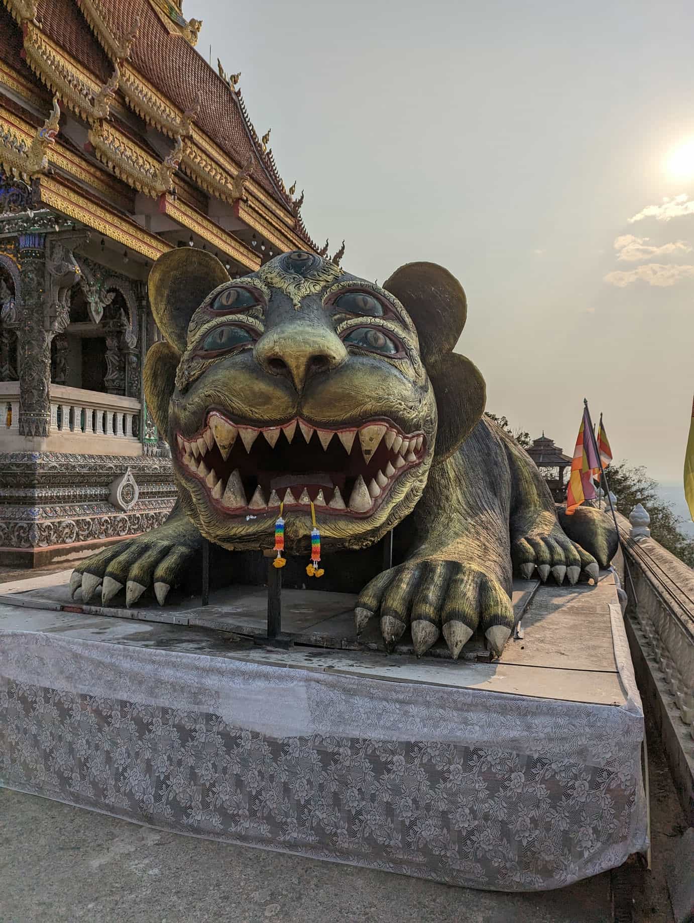 Wat Phrathat Doi Khao Kwai créature Wat Phrathat Doi Khao Kwai créature